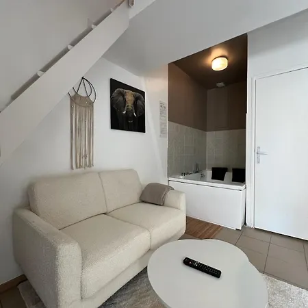 Joli Petit Duplex Avec Jacuzzi