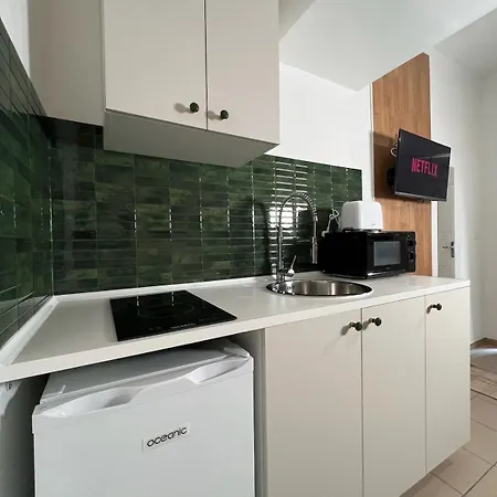 Joli Petit Duplex Avec Jacuzzi 아파트 *