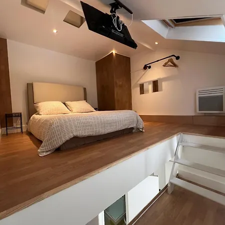 Joli Petit Duplex Avec Jacuzzi 아파트